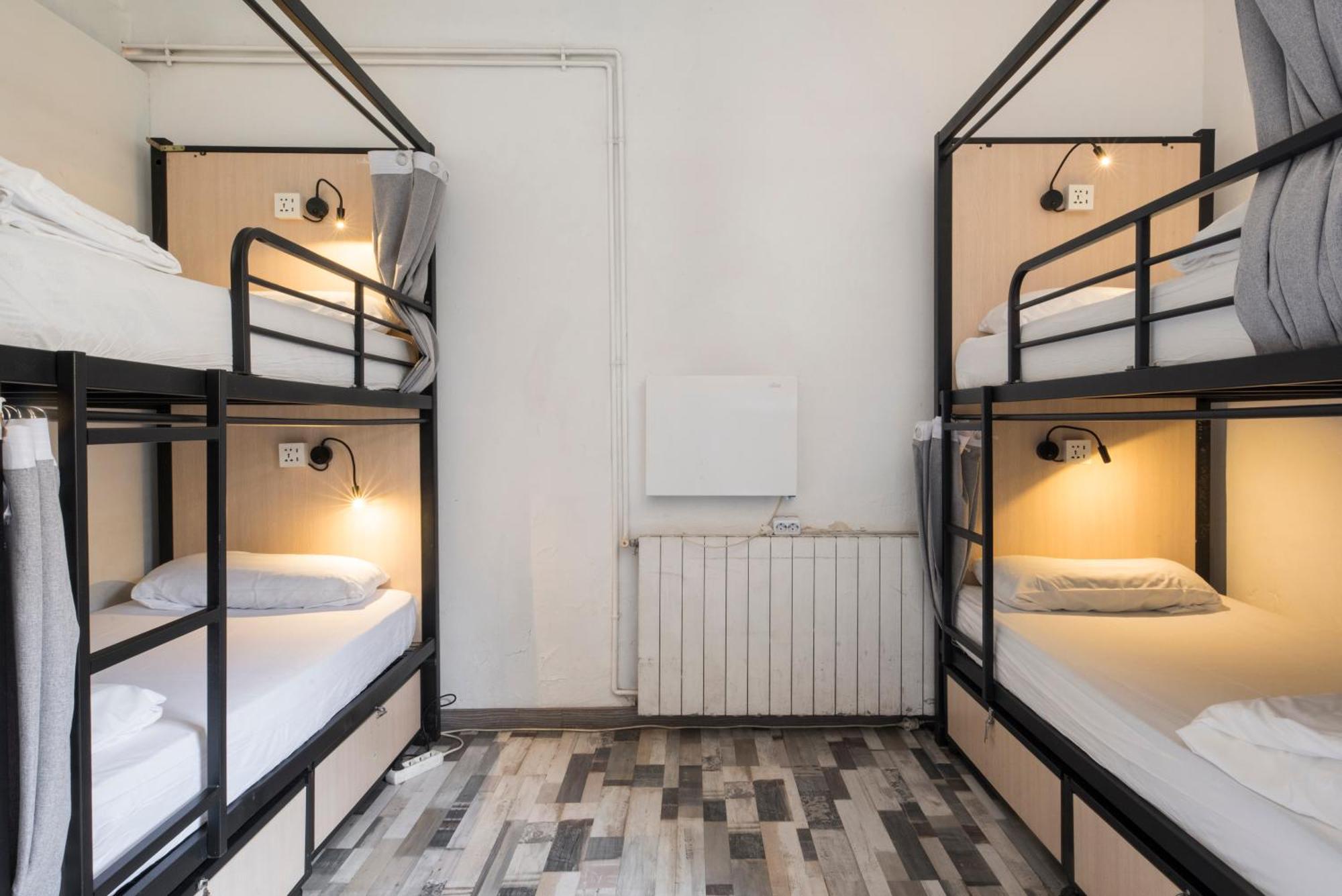 Bett im gemischten 6-Bett-Schlafsaal